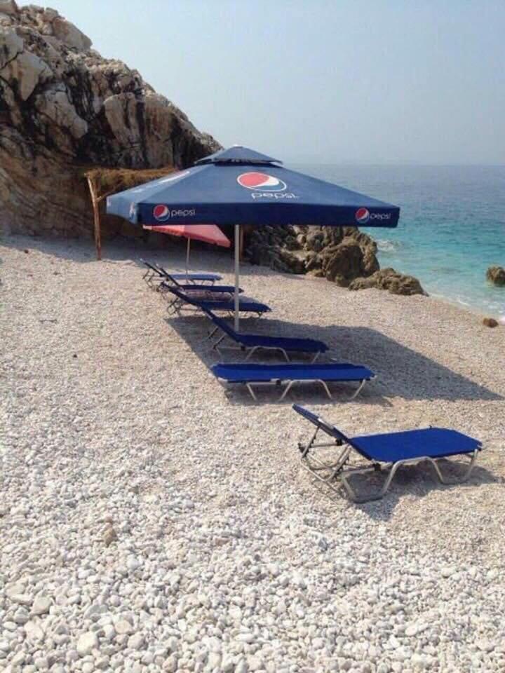 Jardin Miraculeux Hotel Himare Bagian luar foto