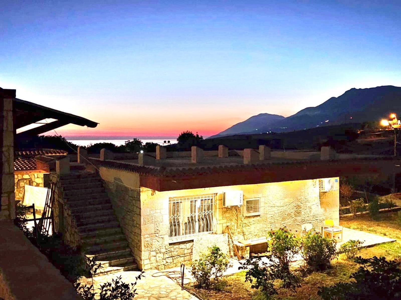 Jardin Miraculeux Hotel Himare Bagian luar foto