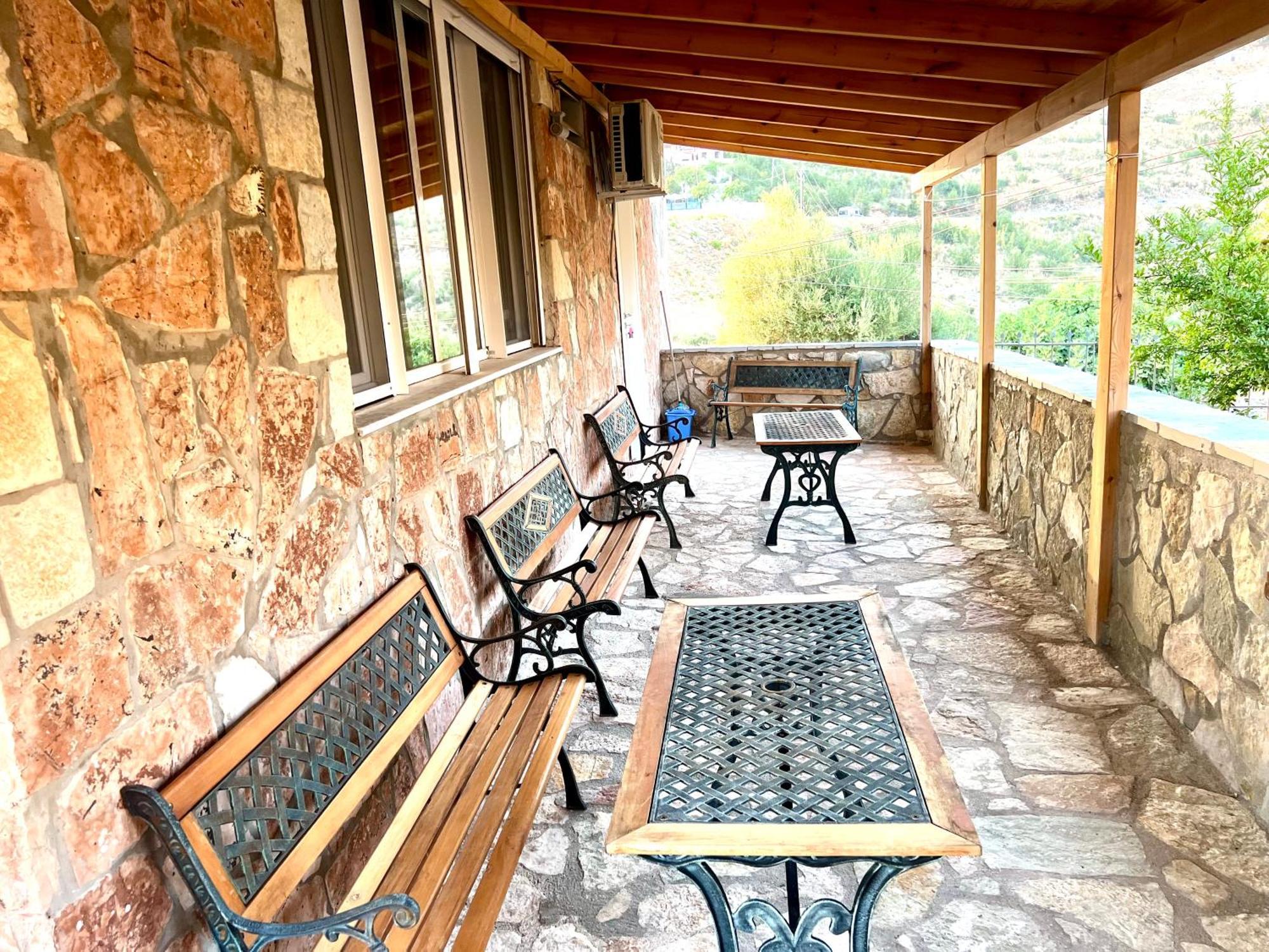 Jardin Miraculeux Hotel Himare Bagian luar foto