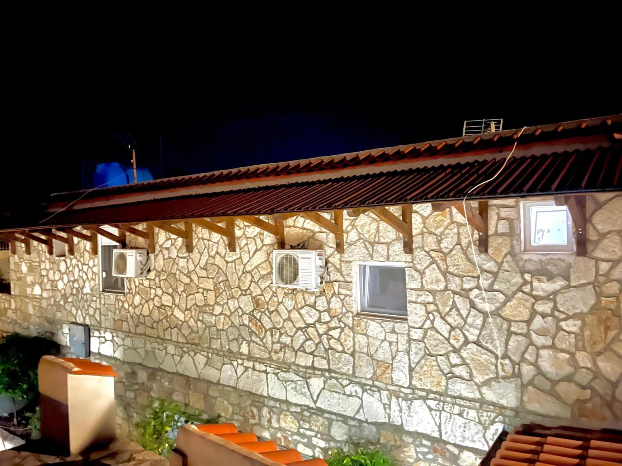 Jardin Miraculeux Hotel Himare Bagian luar foto