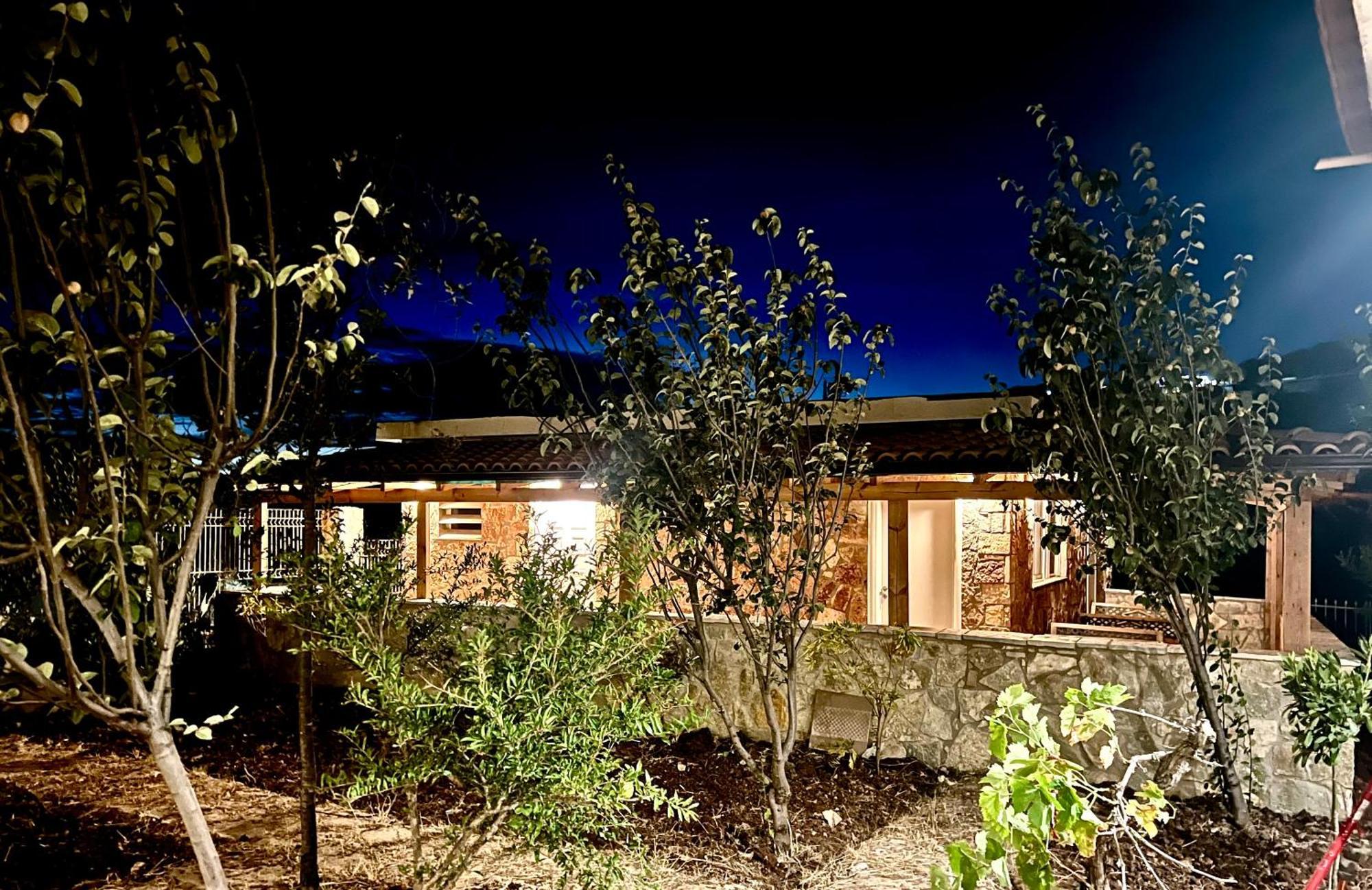 Jardin Miraculeux Hotel Himare Bagian luar foto