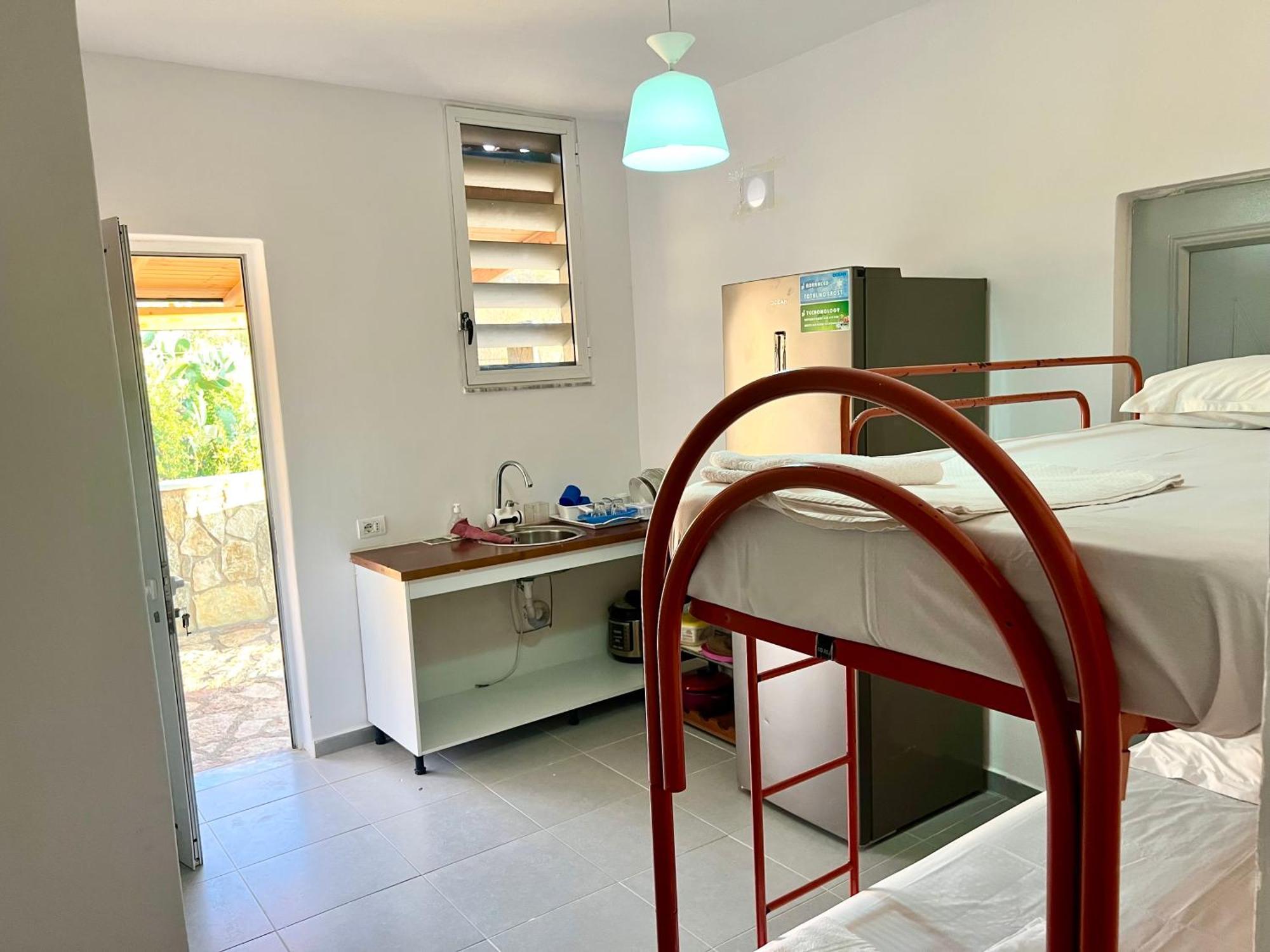 Jardin Miraculeux Hotel Himare Bagian luar foto