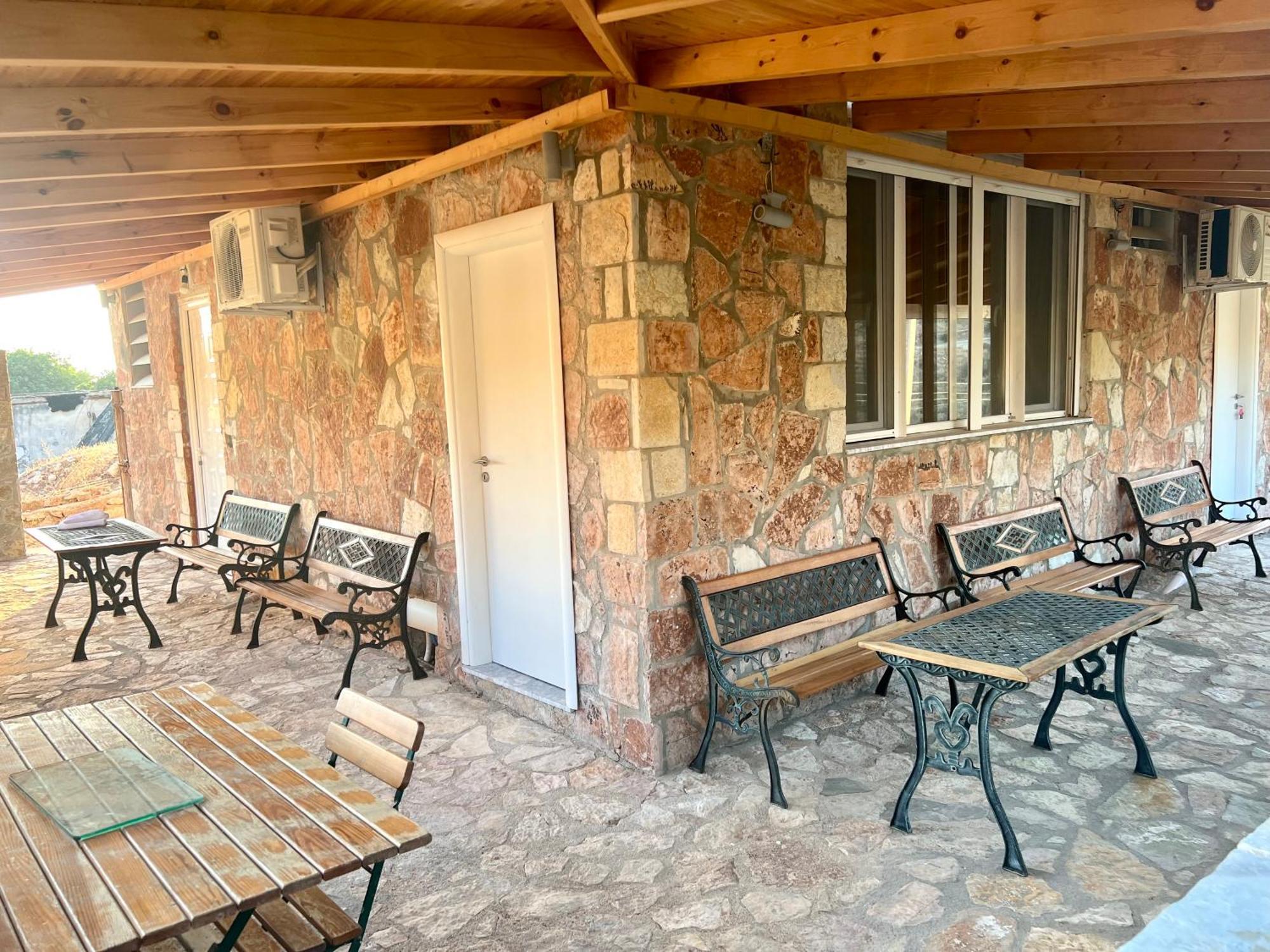 Jardin Miraculeux Hotel Himare Bagian luar foto