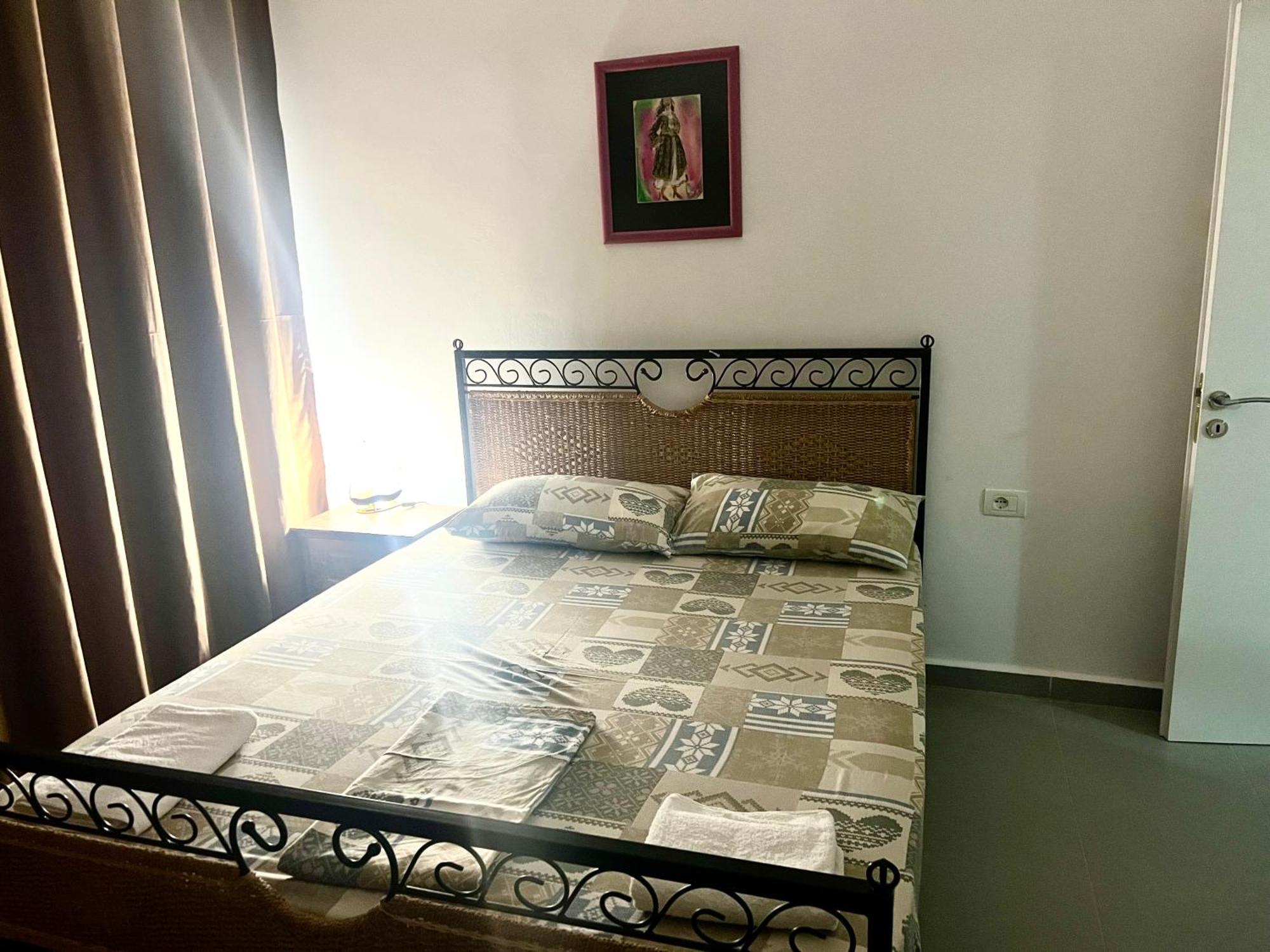 Jardin Miraculeux Hotel Himare Bagian luar foto