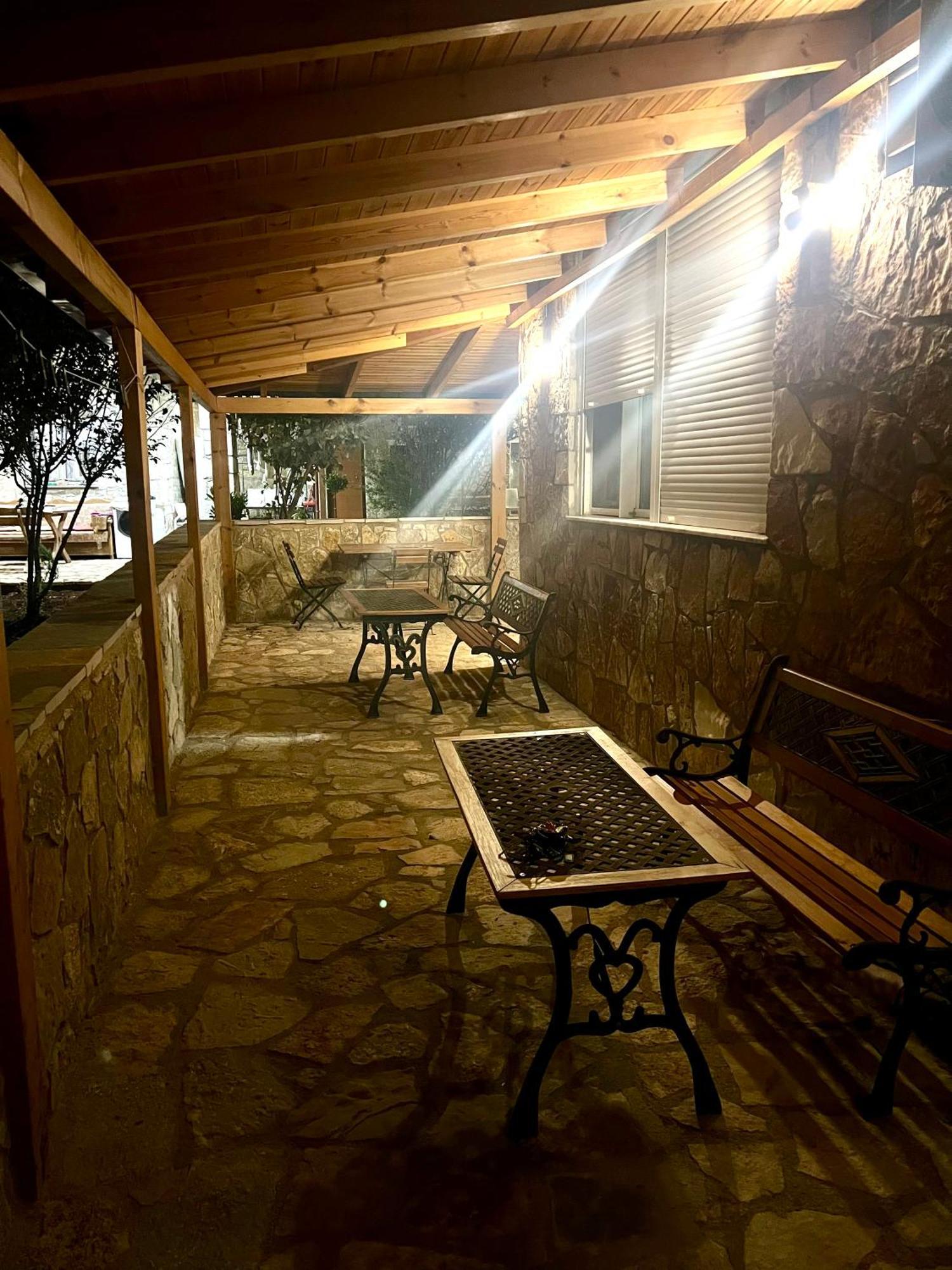 Jardin Miraculeux Hotel Himare Bagian luar foto