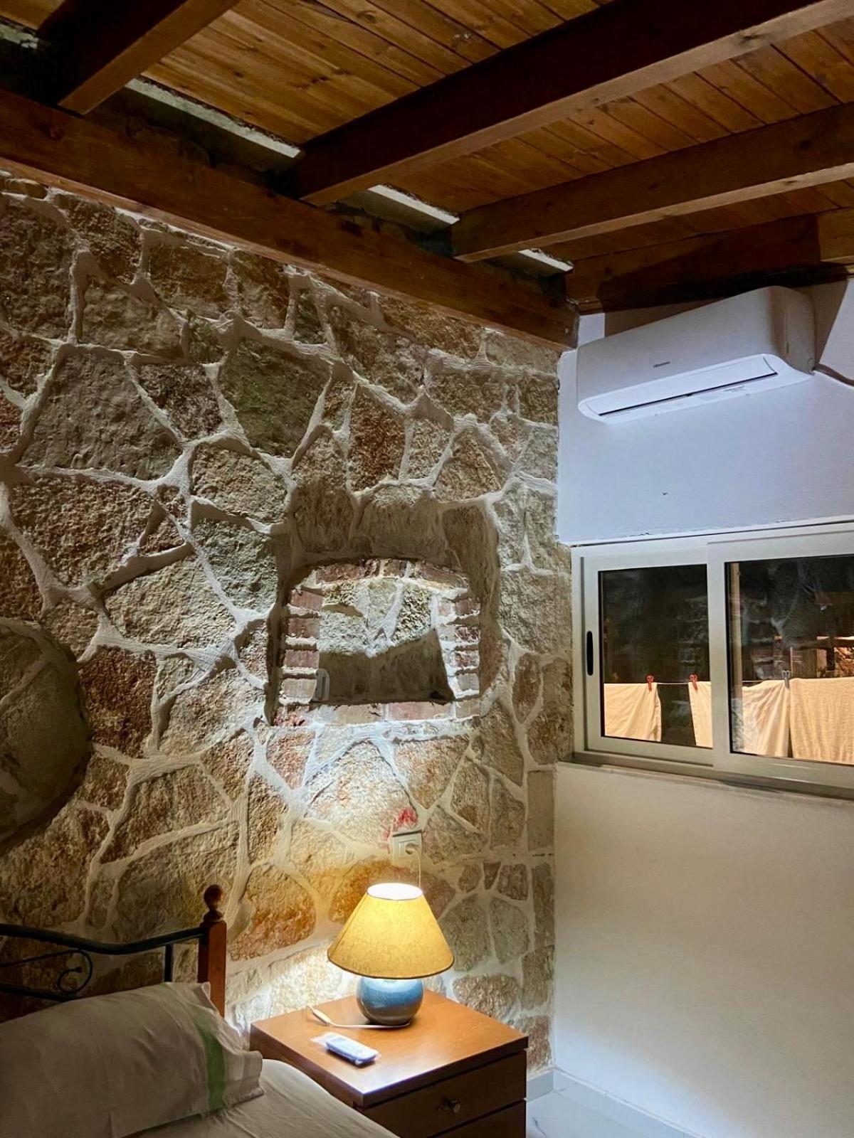 Jardin Miraculeux Hotel Himare Bagian luar foto